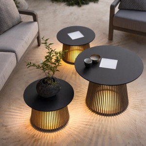 Outdoor End Tables and Lamps