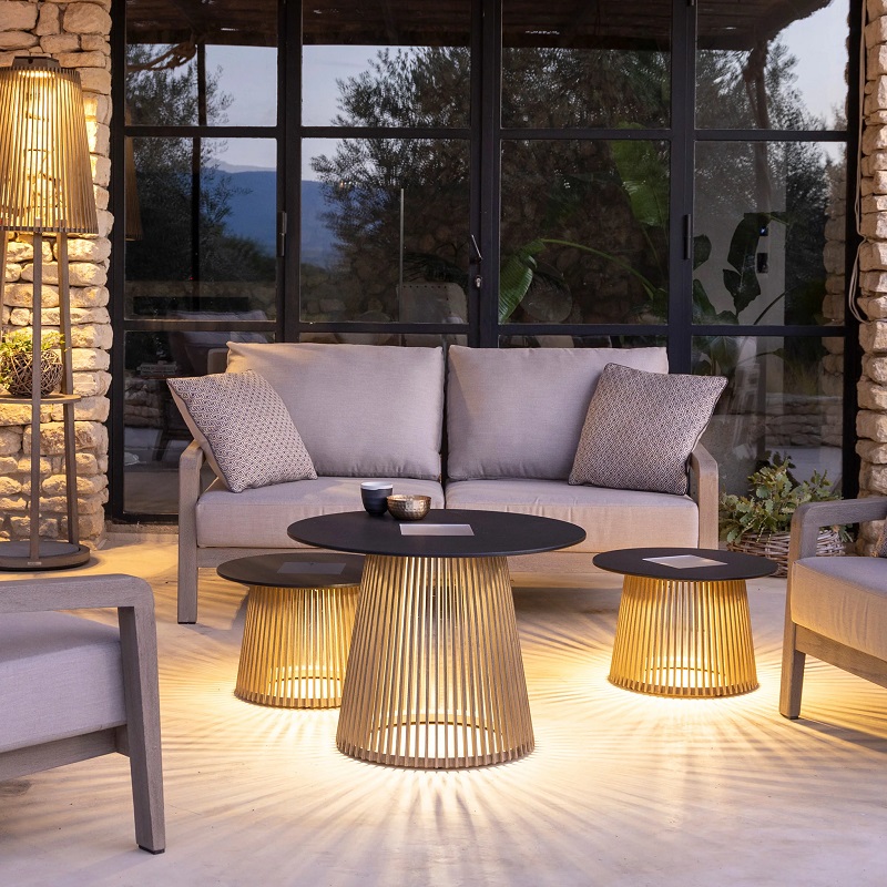 outdoor end tables and lamps