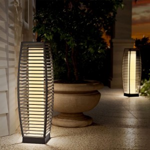 Wicker Solar Lantern Outdoor Lamp