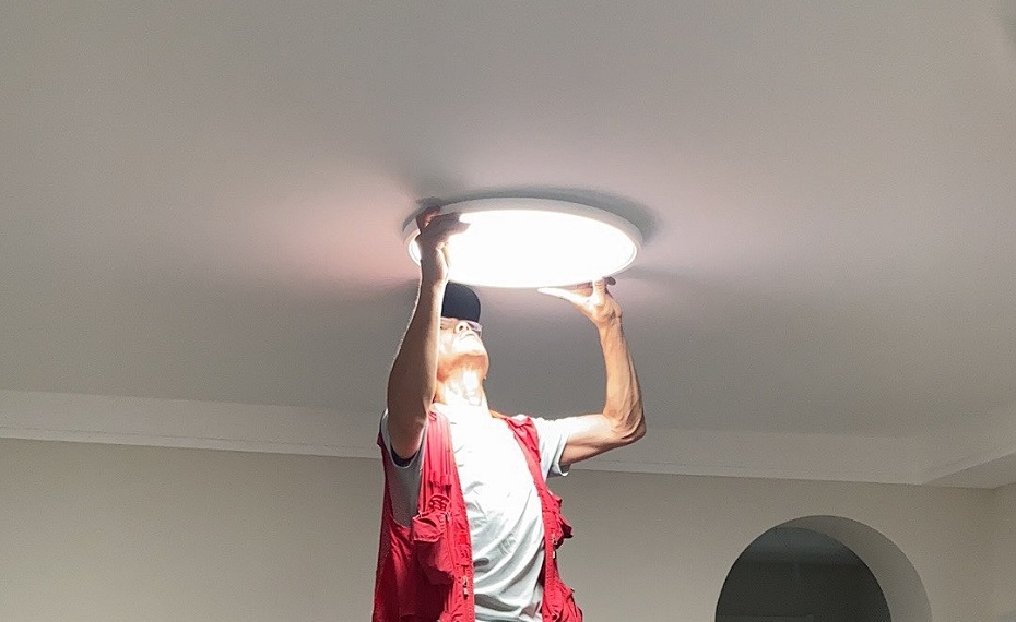 How to Replace a Light Fixture | 9 Easy Steps