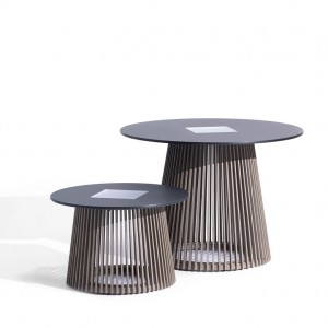 Outdoor End Tables and Lamps